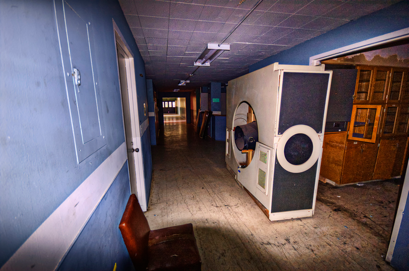 Illustration for article titled The Decaying Remains of Abandoned Hospitals